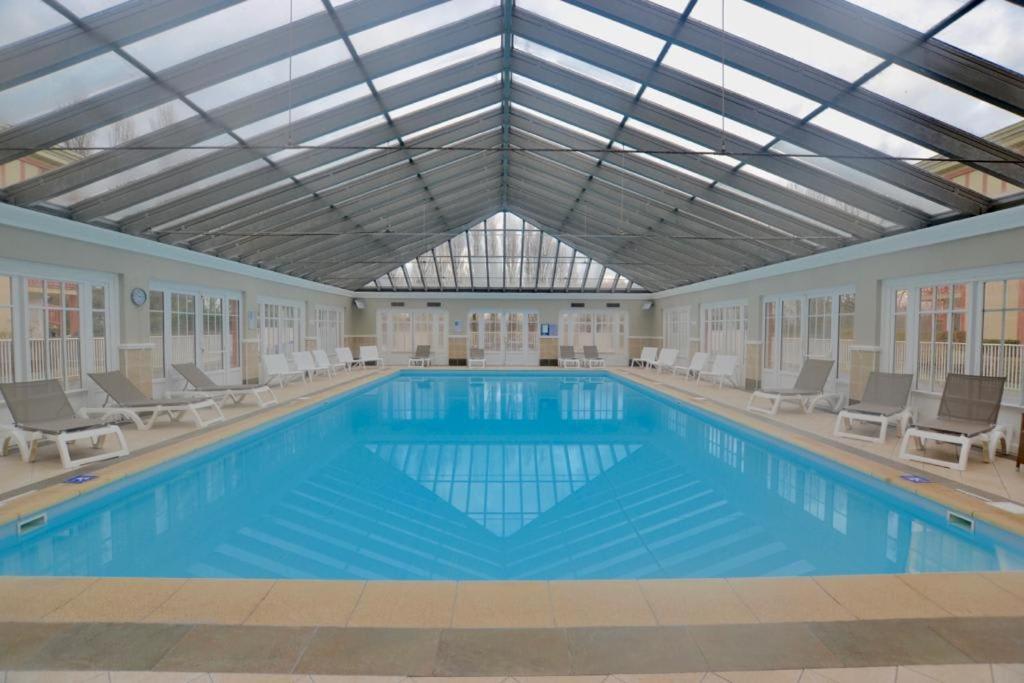 6-Person Apartment With Swimming Pool Tennis Court And Free Parking 25 Le Touquet Bagian luar foto