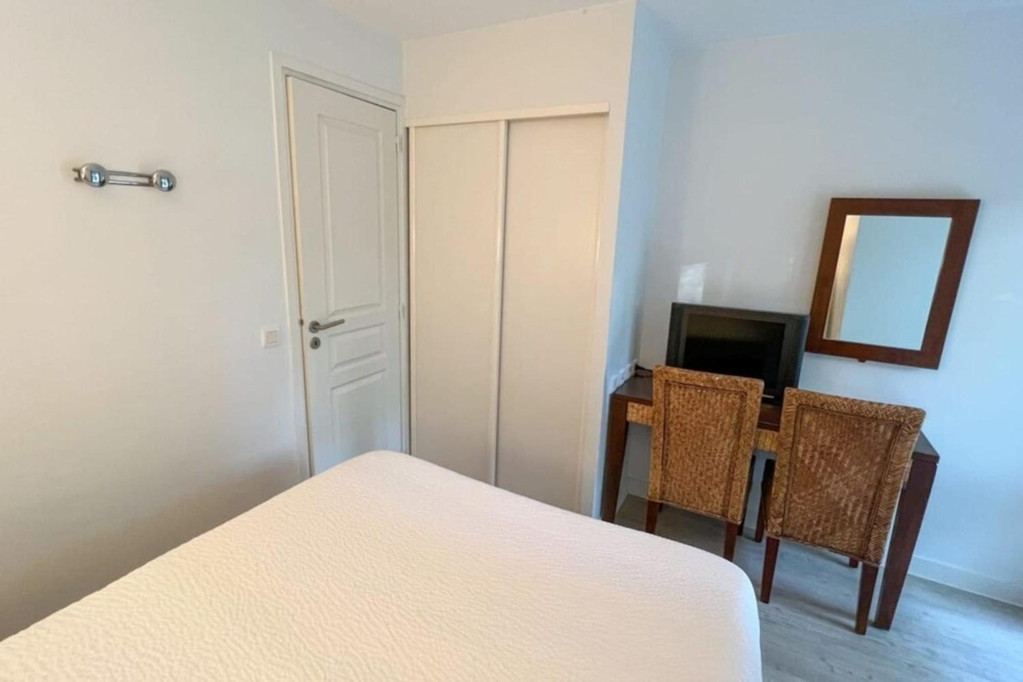 6-Person Apartment With Swimming Pool Tennis Court And Free Parking 25 Le Touquet Bagian luar foto